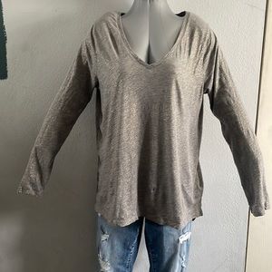 V-neck Long Sleeve T-shirt.